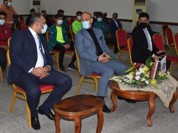 من الاجتماع