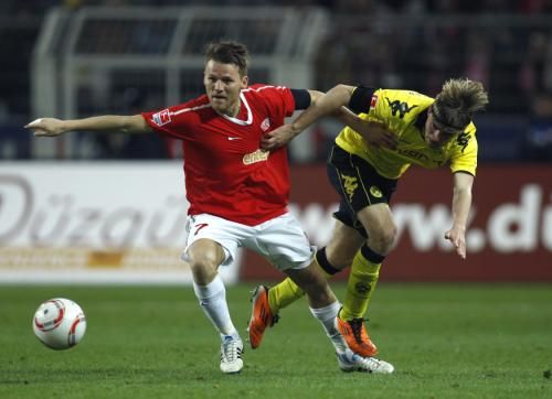 2011-03-192011-03-19t190605z_01_ina14_rtridsp_3_soccer-germany_reuters