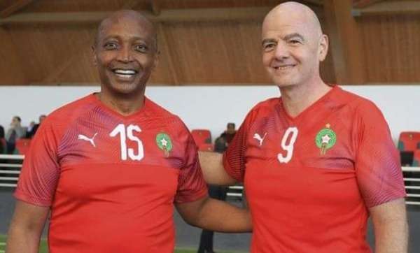 موتسيبي وإنفانتينو رئيس الفيفا