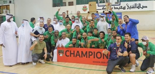 لاعبو شباب الأهلي