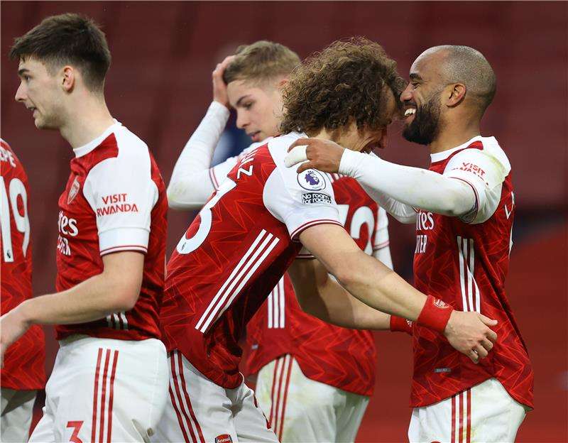 لاكازيت يحتفل بهدف الفوز