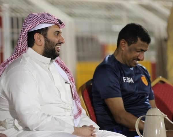 نايف آل صاحب