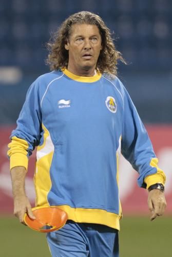 2011-03-142011-03-14t205644z_01_qat23_rtridsp_3_soccer-asia_reuters