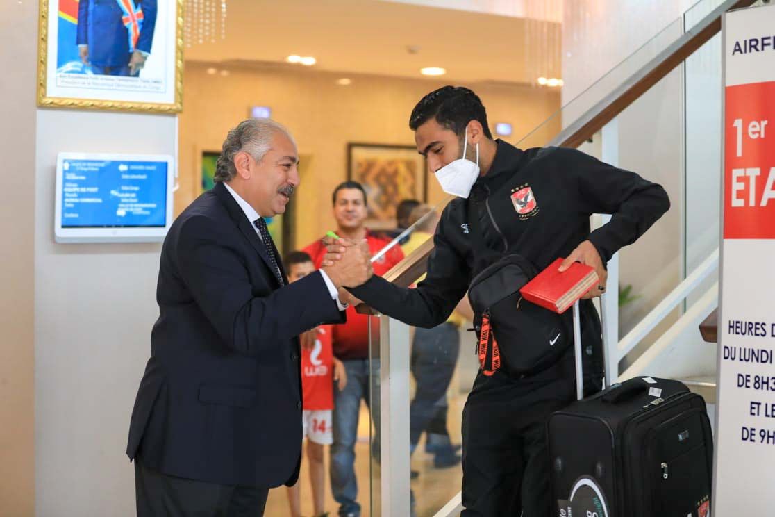 العامري يهنئ حسين الشحات عقب اللقاء