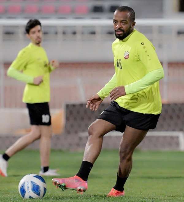 فيصل العنزي