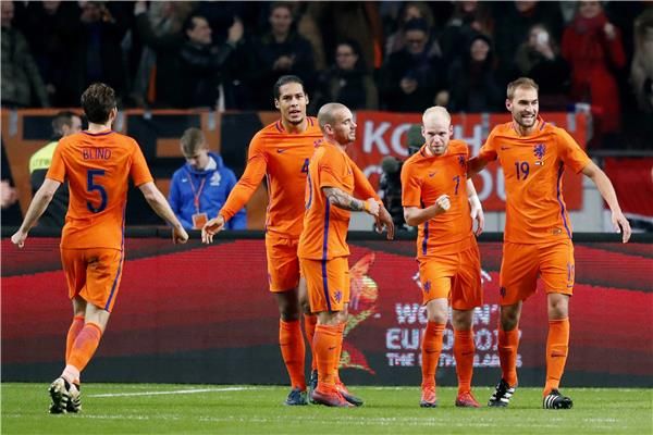لاعبو منتخب هولندا