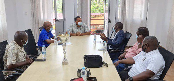 من الاجتماع