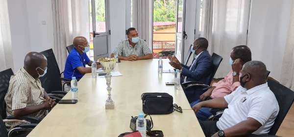 من الاجتماع