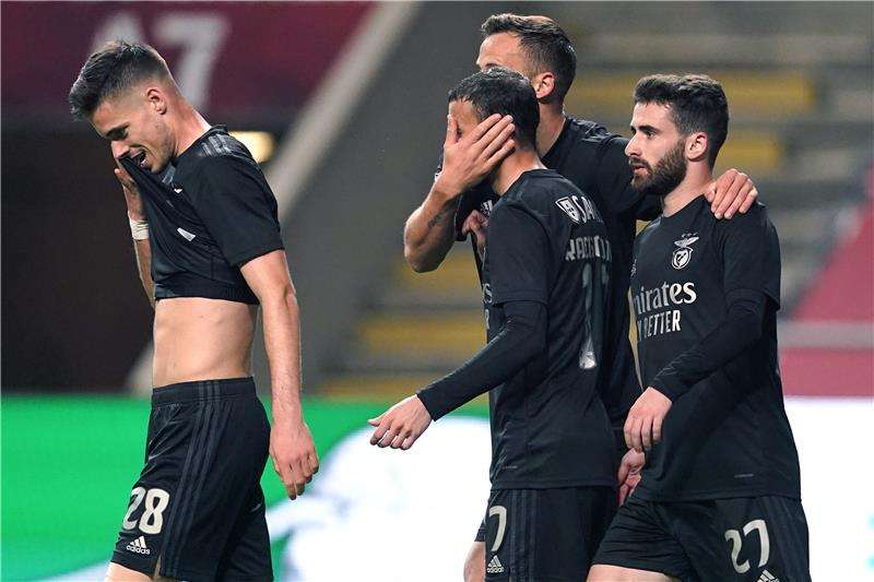 لاعبو بنفيكا 