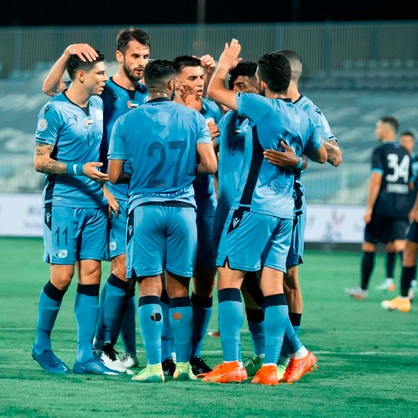 لاعبو بني ياس 