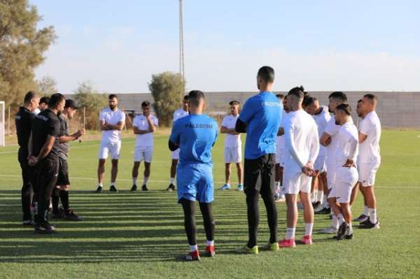 من تدريبات المنتخب الفلسطيني