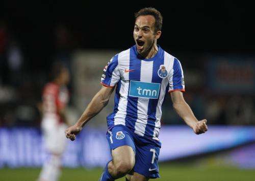 2011-02-262011-02-26t214842z_01_rfm04_rtridsp_3_soccer-europe-portugal_reuters