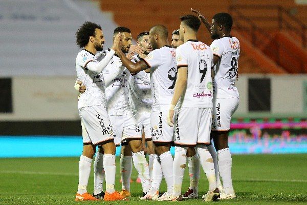 لاعبو الشباب