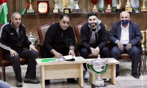 من مراسم توقيع سوني سعد