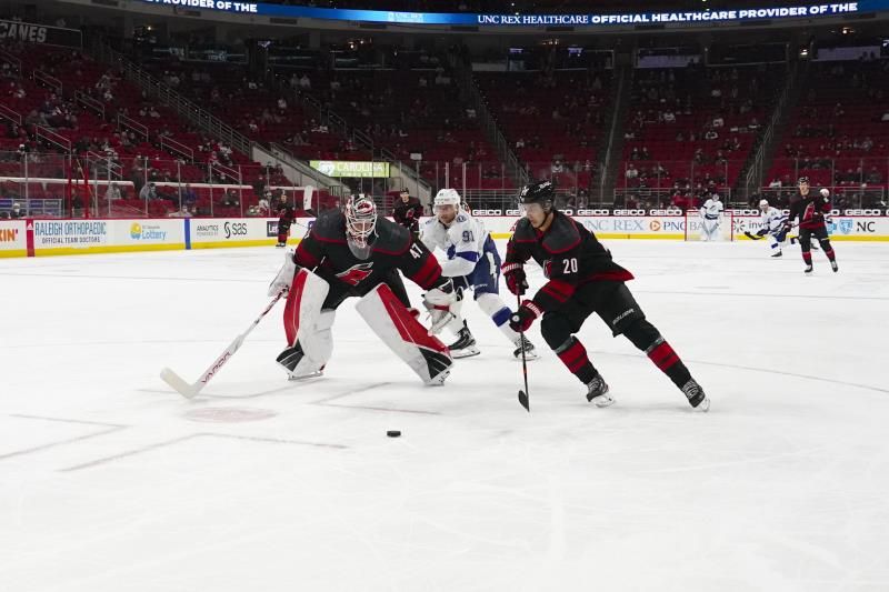 2021-03-28t023351z_807849578_mt1usatoday15808153_rtrmadp_3_nhl-tampa-bay-lightning-at-carolina-hurricanes_reuters