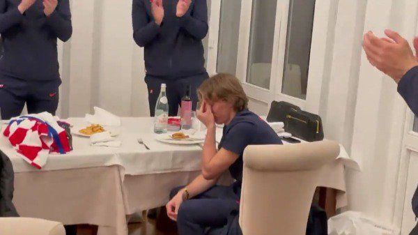 لحظة بكاء مودريتش