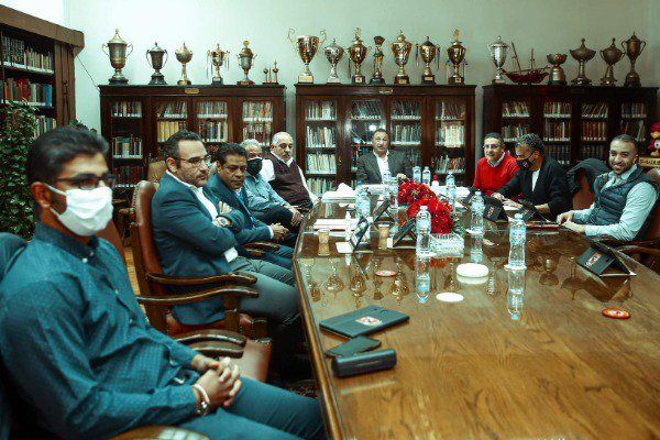 من الاجتماع