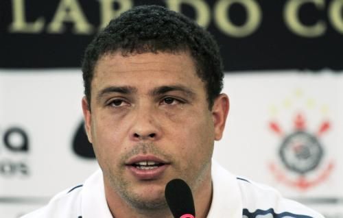 2011-02-142011-02-14t205028z_01_nac06_rtridsp_3_soccer-latam-brazil-ronaldo_reuters