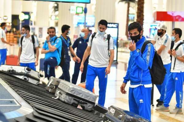 لحظة وصول منتخب الكويت