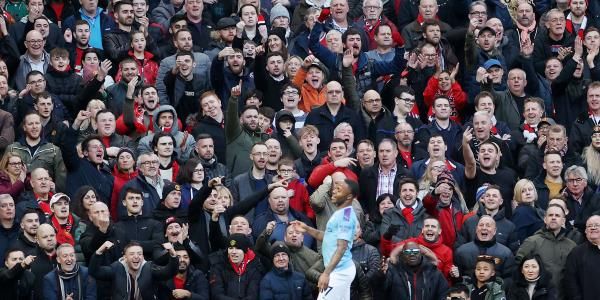 جماهير مانشستر يونايتد وسترلينج