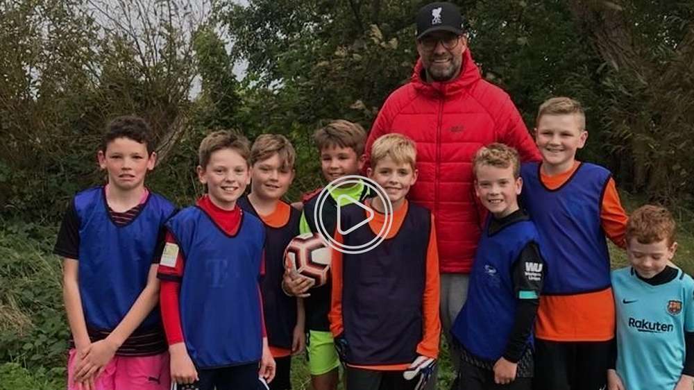 كلوب مع أطفال ليفربول