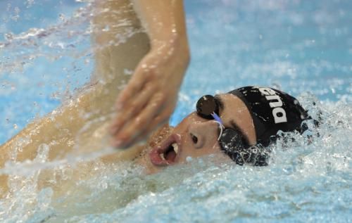2010-12-19t202315z_01_ajs32_rtridsp_3_swimming_reuters
