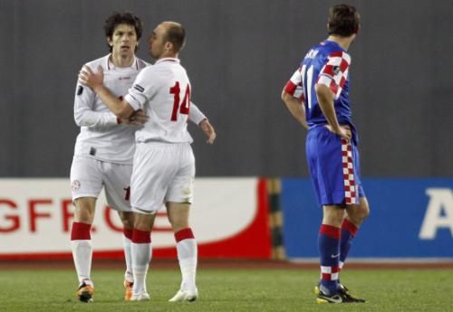 2011-03-262011-03-26t193354z_01_tbl05_rtridsp_3_soccer-euro_reuters