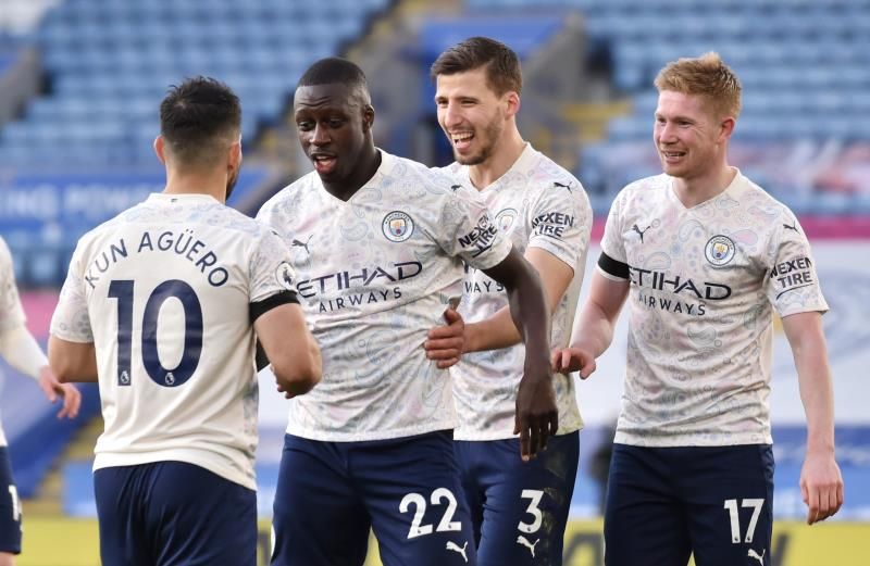 دي بروين مع فريقه