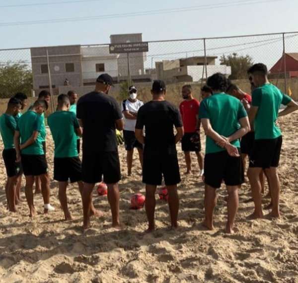 الحداوي مع منتخب الكرة الشاطئية