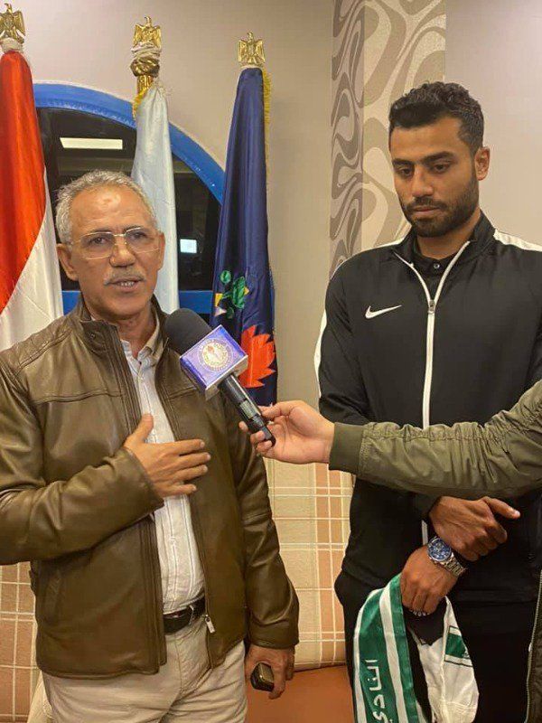 بعد توقيع العقود