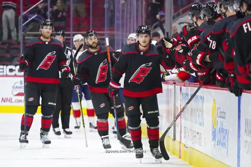 ?i=reuters%2f2021-04-09%2f2021-04-09t000556z_1181961540_mt1usatoday15866688_rtrmadp_3_nhl-florida-panthers-at-carolina-hurricanes_reuters