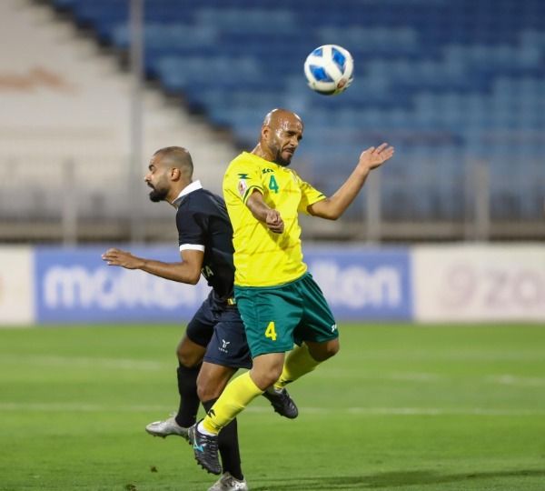 عيسى غالب