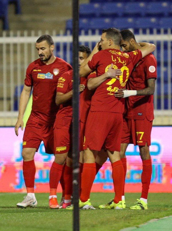 فرحة لاعبي ضمك