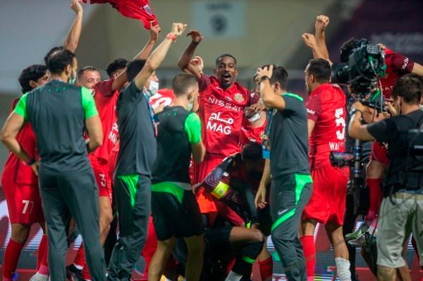 لاعبو شباب الأهلي 