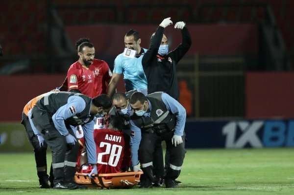 خروج أجاي من الملعب