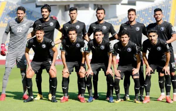 لاعبو بيراميدز 