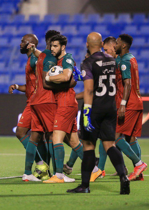 لاعبو الاتفاق 