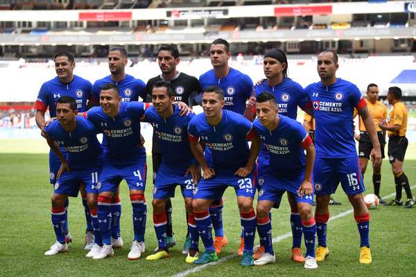 لاعبو كروز أزول