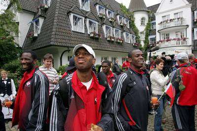 لاعبوا منتخب ترينيداد في حفل إستقبال لفندق واشتيلهوف بمدينة روتنبرج-وم اليوم