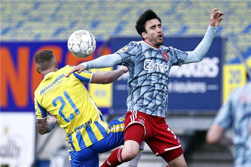 من مباراة أياكس وفالفيك