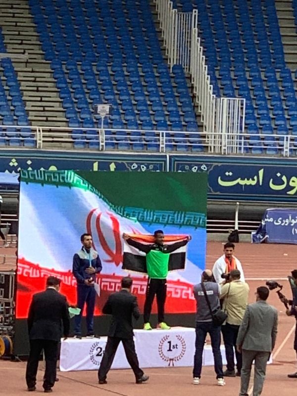 من البطولة