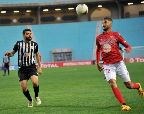 من لقاء الذهاب بين الفريقين