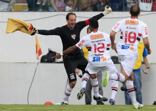 2011-03-272011-03-27t222343z_01_pw02_rtridsp_3_sport-soccer-latam_reuters