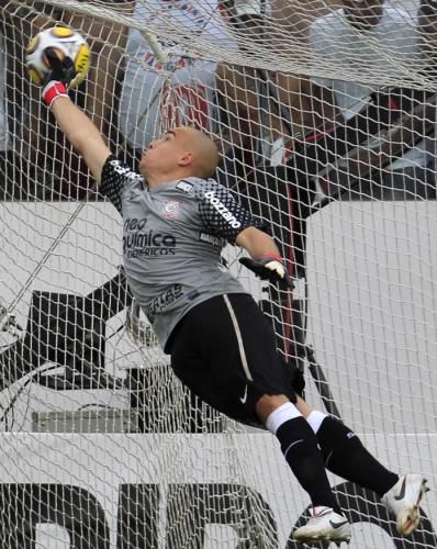 2011-03-272011-03-27t223645z_01_pw03_rtridsp_3_sport-soccer-latam_reuters