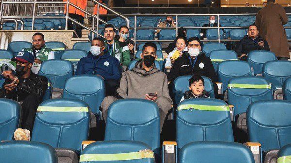  بدر بانون من المدرجات