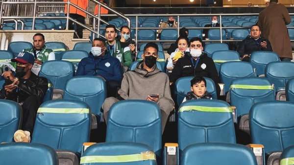 بدر بانون من المدرجات