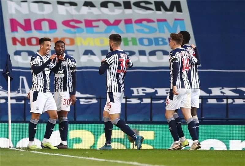 لاعبو وست بروميتش ألبيون 