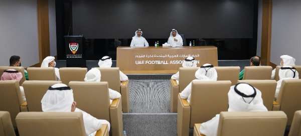 من الاجتماع