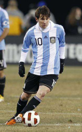 2011-03-272011-03-27t010257z_01_erd22_rtridsp_3_soccer-friendly_reuters