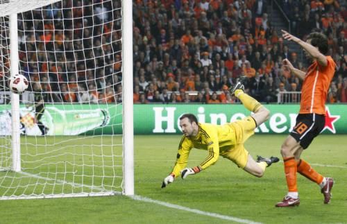 2011-03-292011-03-29t205407z_01_jfl21_rtridsp_3_soccer-euro_reuters